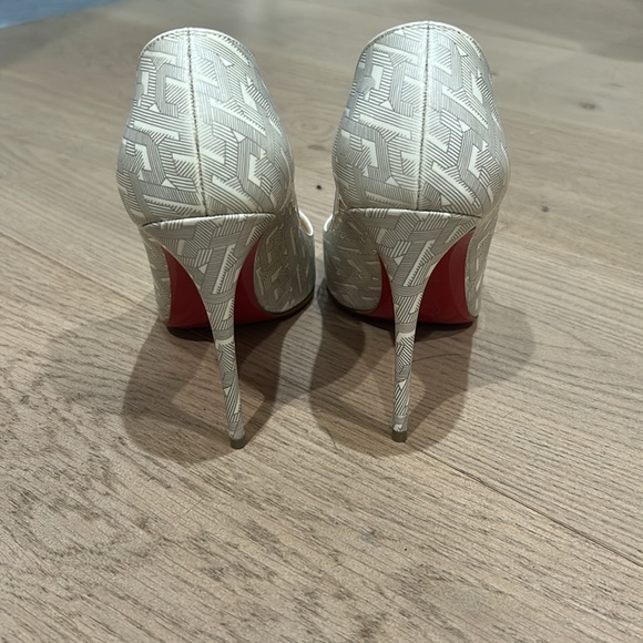 Christian Louboutin pumps - Picture 3 of 5